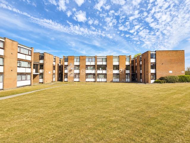 Flat for sale in Oakdale, Poole