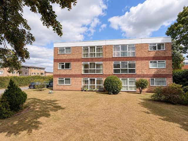 Flat for sale in Four Oaks, West Midlands