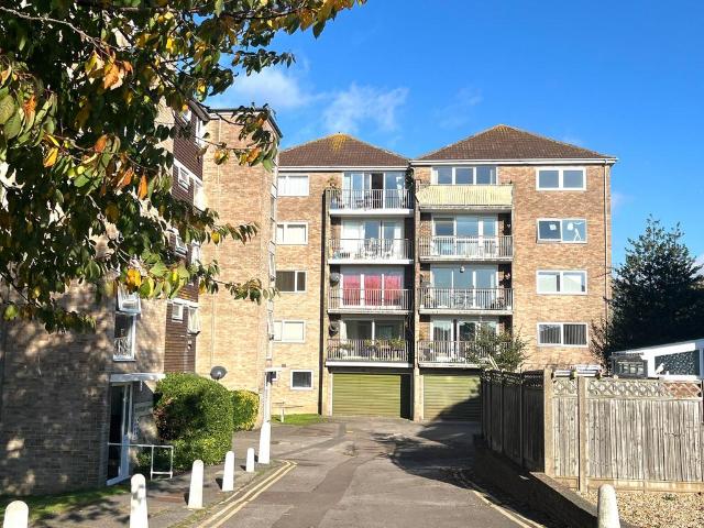 Flat for sale in Privett, Middlecroft
