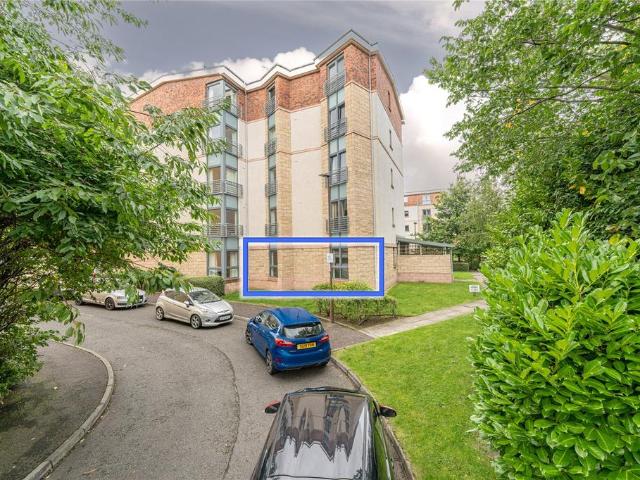Flat for sale in Broughton, Scotland