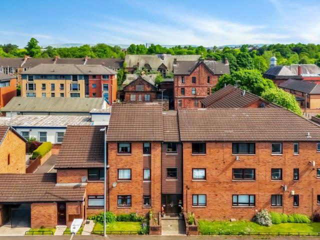 Flat for sale in Thornwood, Whiteinch