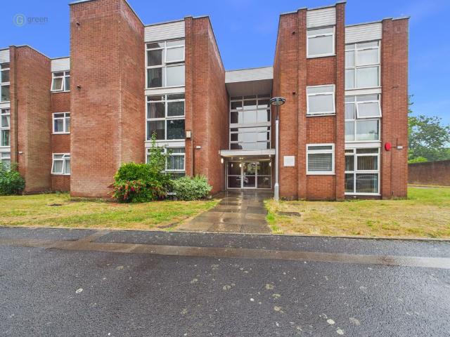 Flat for sale in Sutton Coldfield, West Midlands
