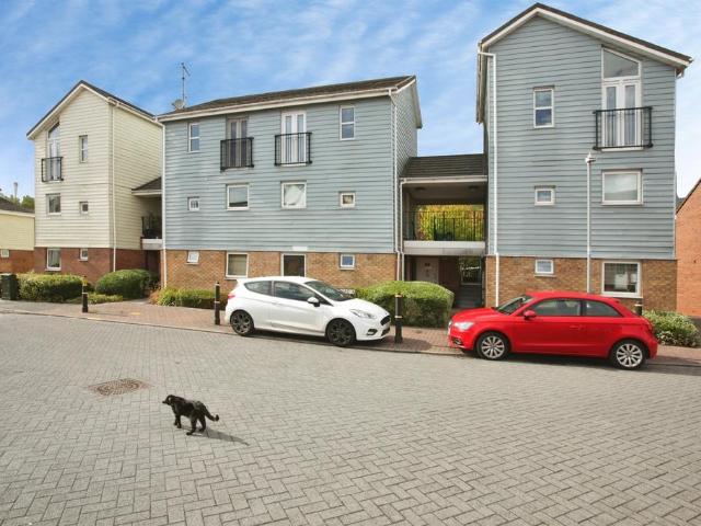 Flat for sale in New Bilton