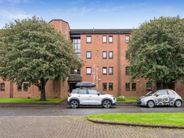 Flat for sale in Crossmyloof, Scotland