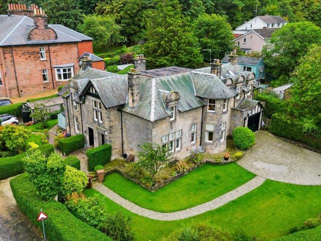 Flat for sale in Glenburn, Scotland
