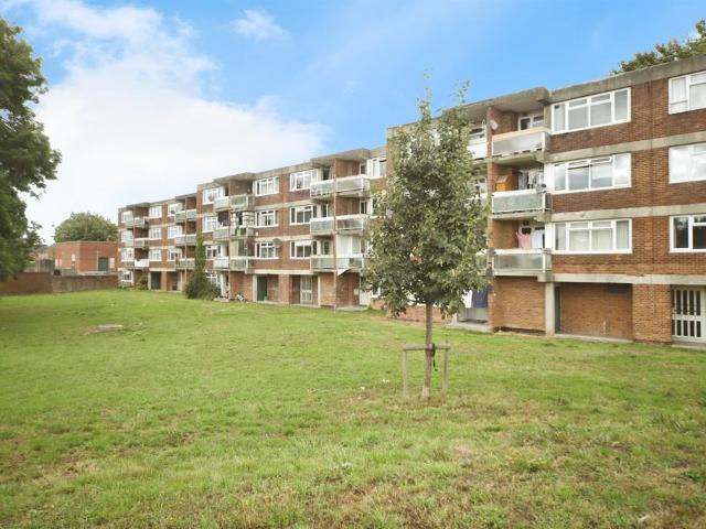 Flat for sale in Bridgwater, Somerset