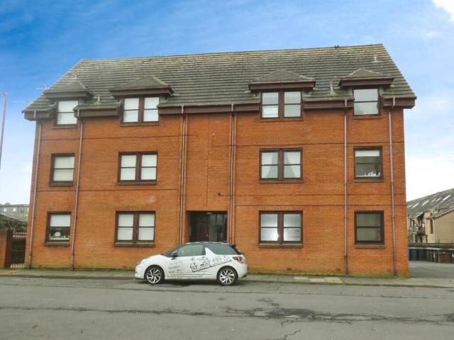 Flat for sale in Ardrossan, Scotland