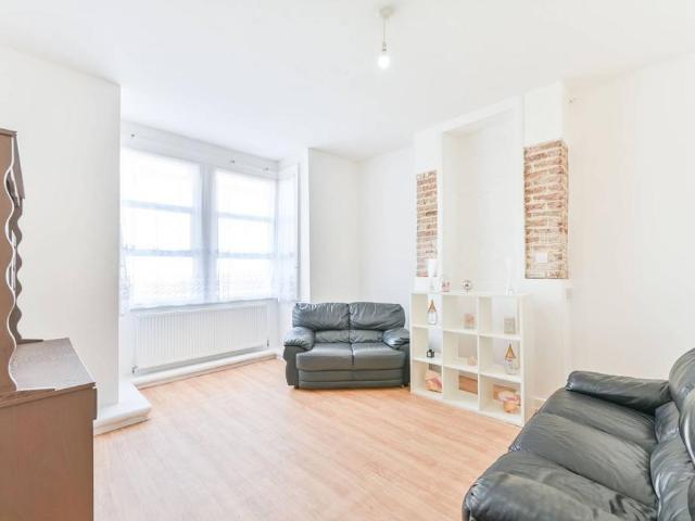 Flat for sale in Harlesden, Isle Of Man