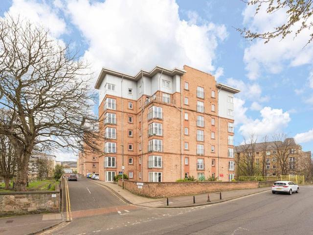 Flat for sale in Leith, Scotland