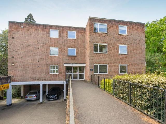 Flat for sale in Sunninghill and Ascot, Ascot