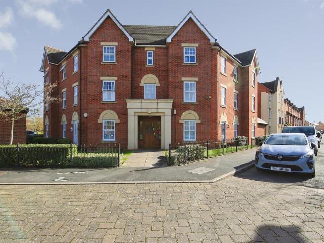 Flat for sale in Hampton Hargate, Peterborough