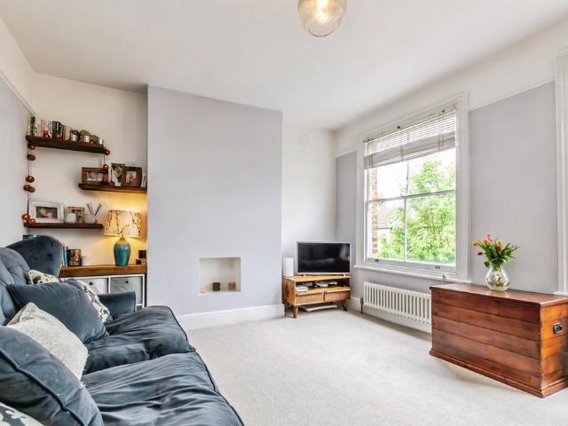 Flat for sale in London Borough of Croydon, Upper Norwood