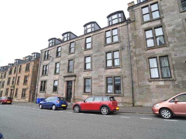Flat for sale in Greenock, Scotland