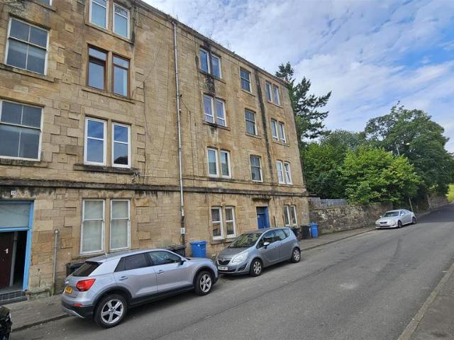 Flat for sale in Port Glasgow, Scotland