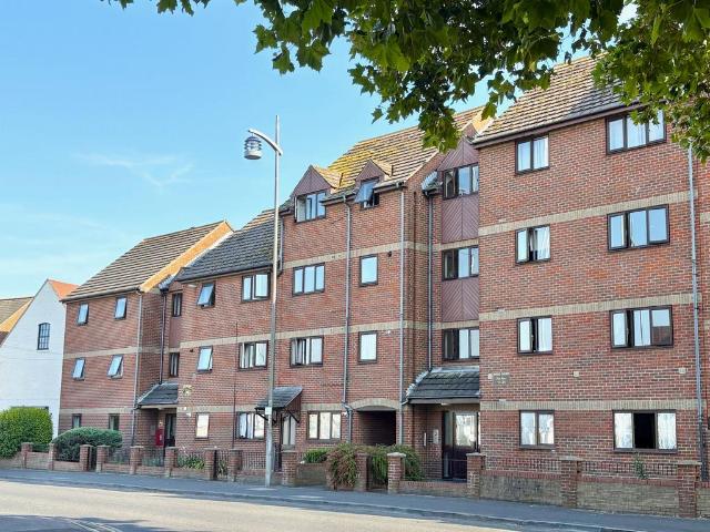 Flat for sale in Priddy's Hard, Middlecroft