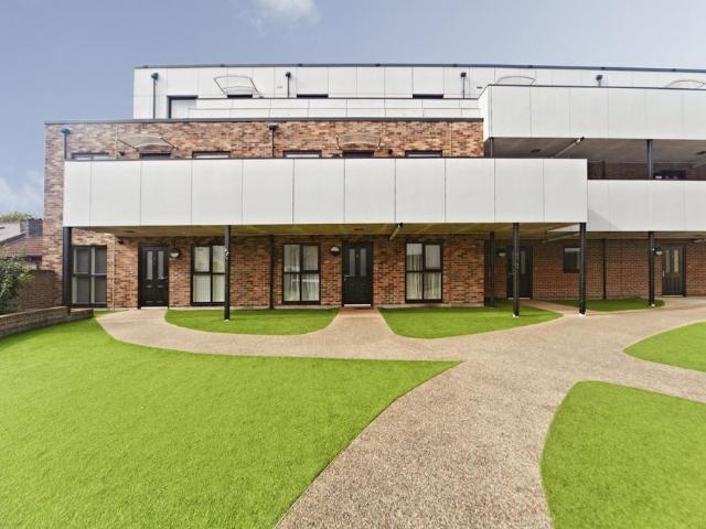 Flat for sale in London Borough of Croydon, Purley