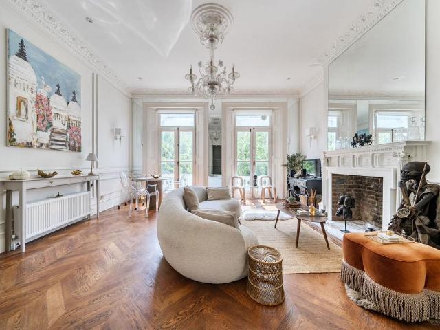 Flat for sale in Brompton, Greater London