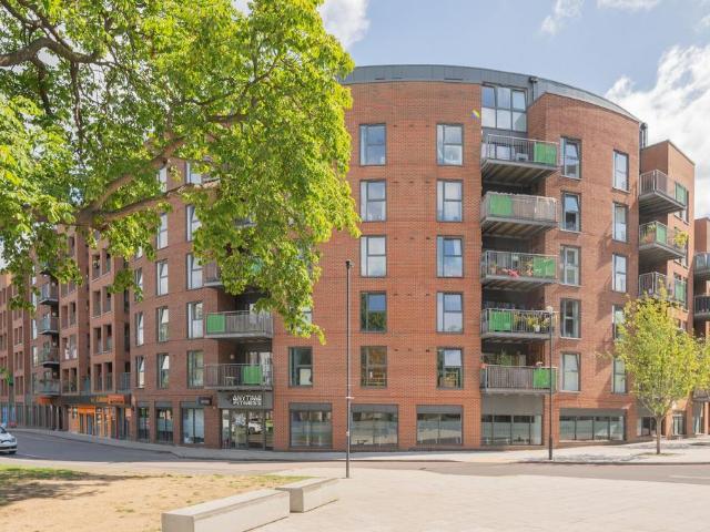 Flat for sale in Streatham Hill, Greater London