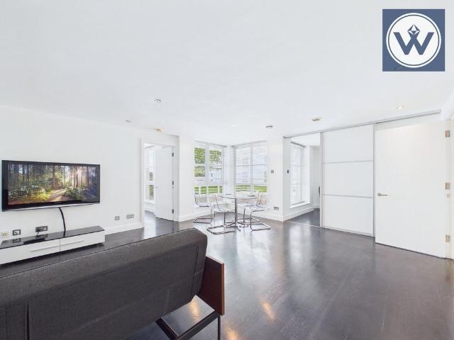 Flat for sale in Silvertown, Greater London