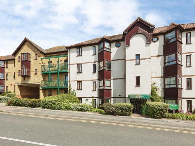 Flat for sale in East Cliff, Thanet