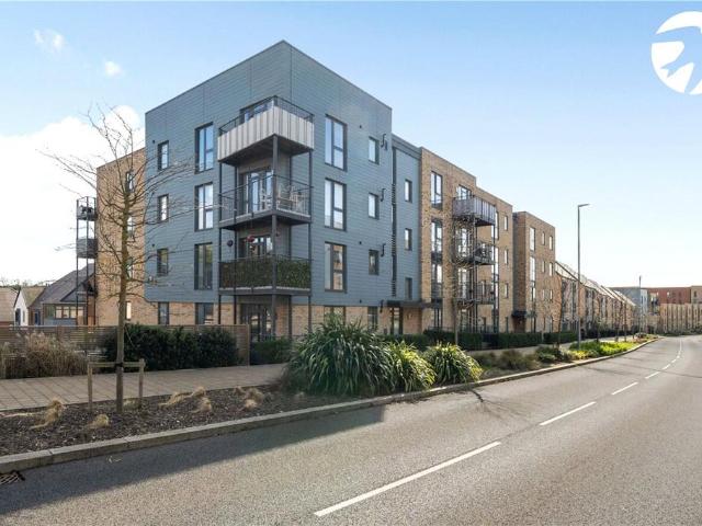 Flat for sale in Castle Hill, Monks Orchard