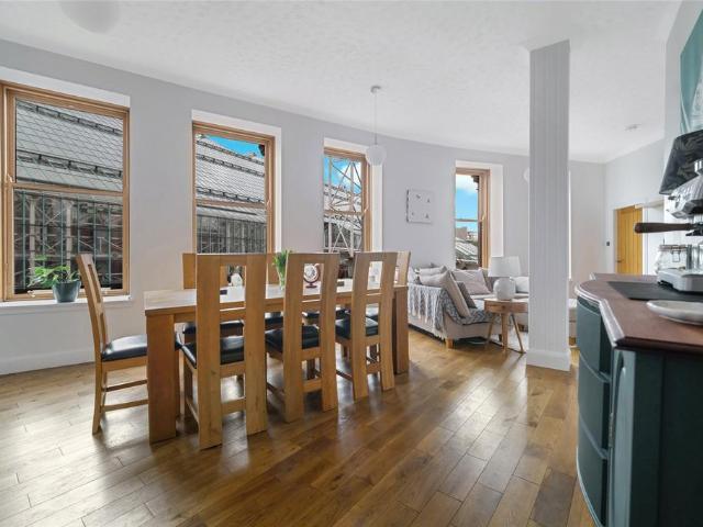 Flat for sale in Tradeston, Scotland