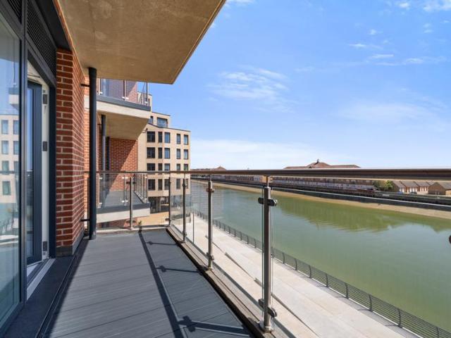 Flat for sale in Kingston Buci, Fishersgate