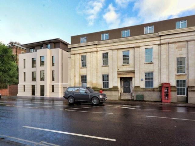 Flat for sale in Gloucester, Gloucestershire