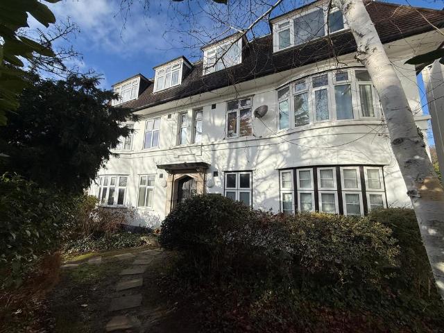 Flat for sale in London Borough of Croydon, South Norwood