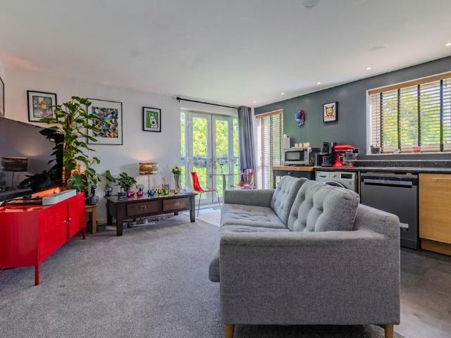 Flat for sale in Bede Island, Old Wharf