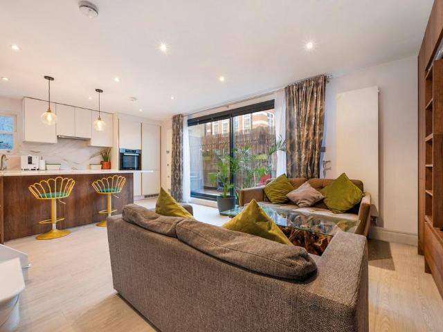 Flat for sale in Notting Hill, Greater London
