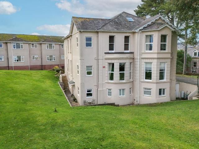 Flat for sale in Livermead