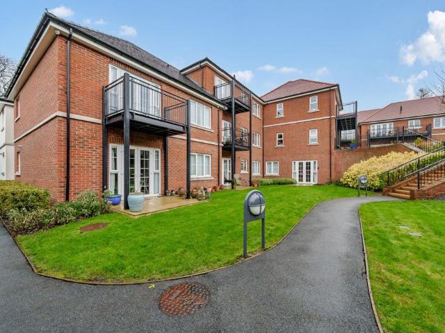 Flat for sale in Princes Risborough, Buckinghamshire