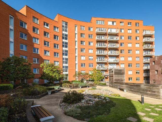 Flat for sale in Holloway, Lower Holloway