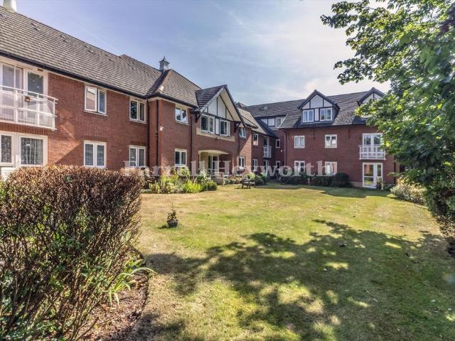 Flat for sale in Southport, Sefton