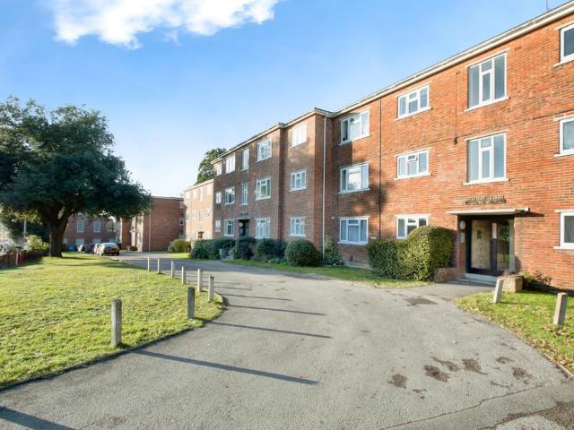 Flat for sale in Parkstone, Poole