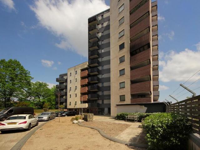 Flat for sale in London Borough of Ealing, Hanwell