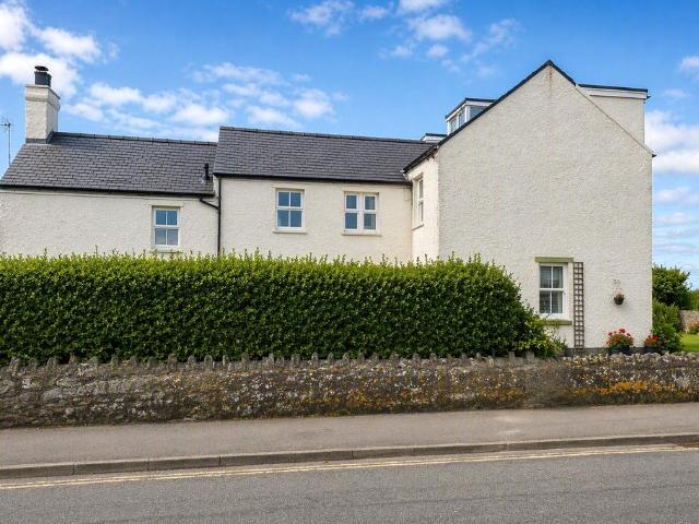 Flat for sale in Trearddur, Wales