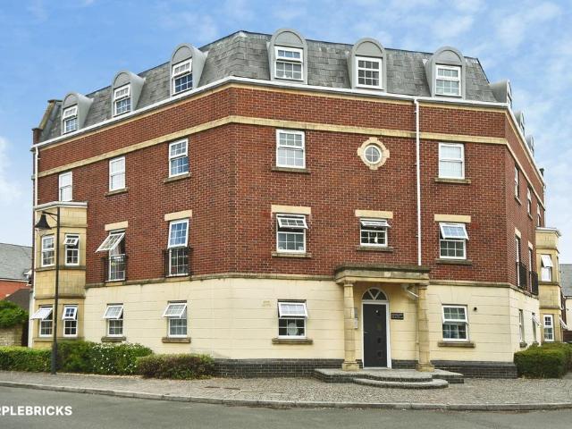 Flat for sale in Redhouse, Blunsdon St Andrew