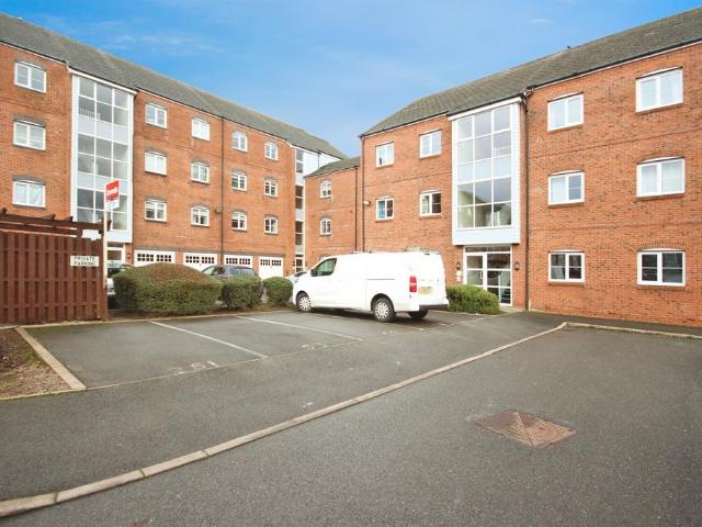Flat for sale in Woodloes Park, Green Close