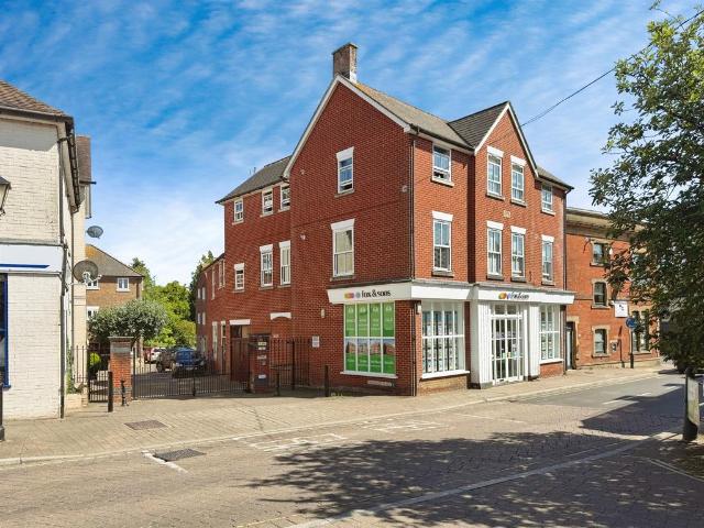 Flat for sale in Horseport, Ashurst Bridge