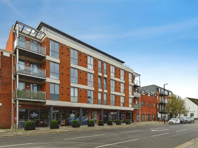Flat for sale in Moulsham, Chelmsford