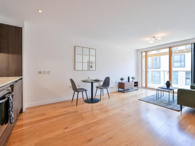Flat for sale in Elephant and Castle, Greater London