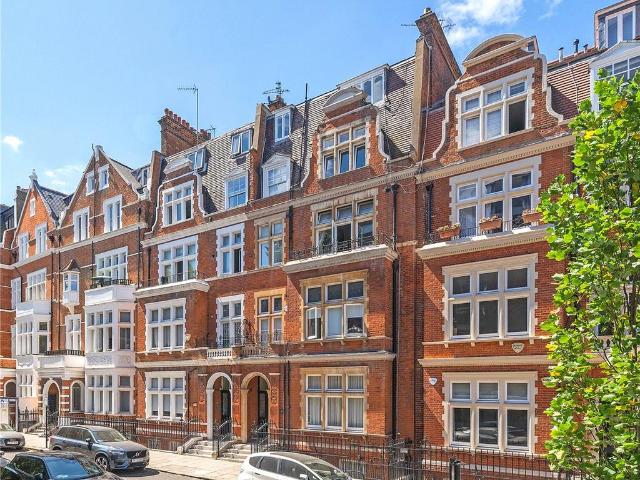 Flat for sale in Bayswater, Greater London