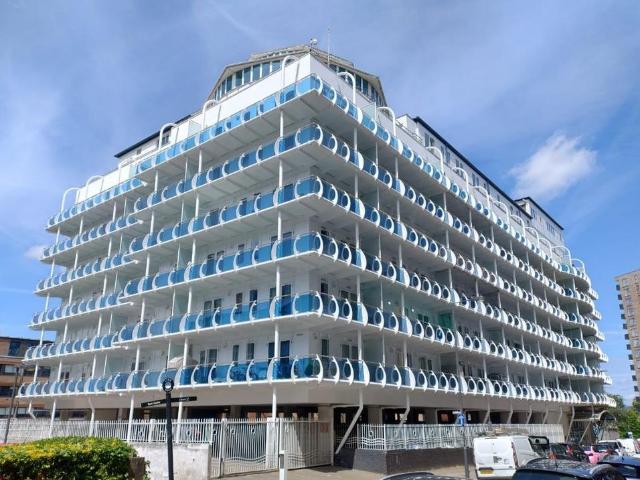 Flat for sale in Wealdstone, Greater London