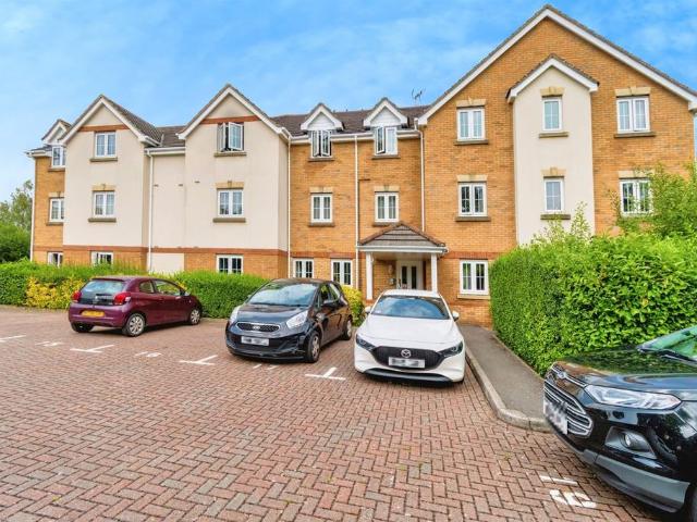 Flat for sale in Helford, Hampshire