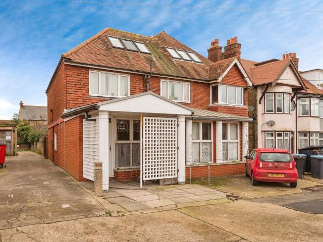 Flat for sale in East Cliftonville, Acol