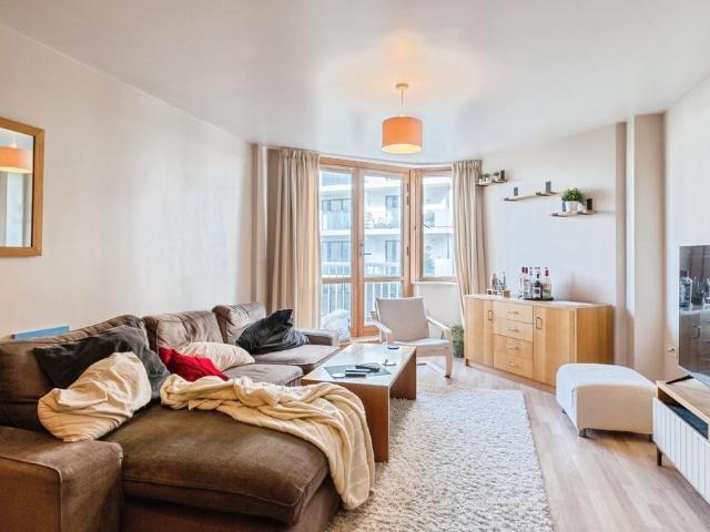 Flat for sale in Spike Island, Feckenham