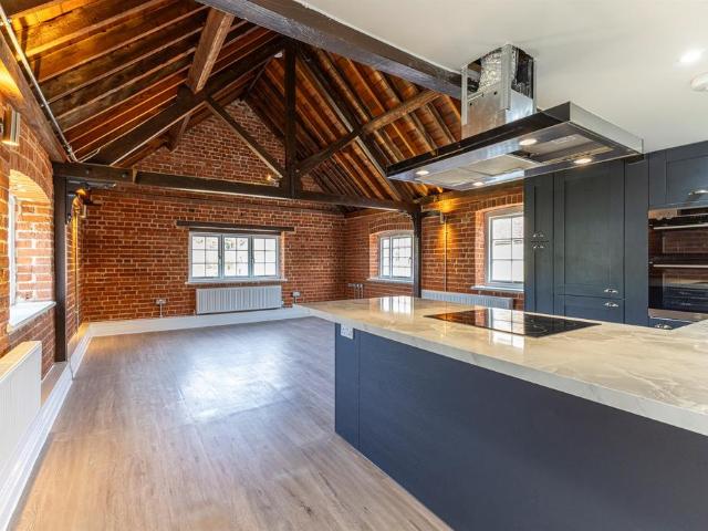 Flat for sale in Chelmondiston, Suffolk