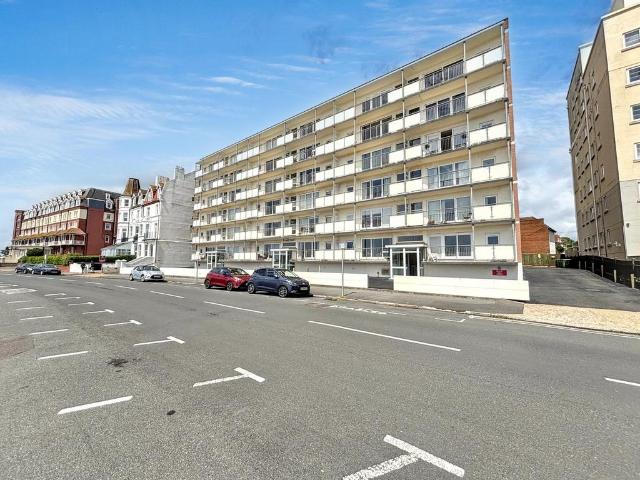 Flat for sale in Central, Heathlands